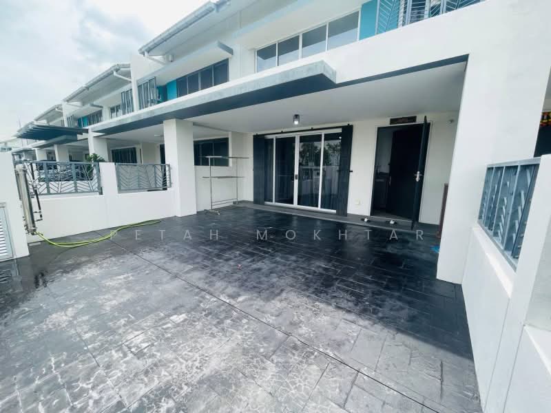 Rumah Teres untuk Dijual di Bandar Serenia (Dengkil) - PETAH MOKHTAR - Exterior - PropertyGuru.com.my