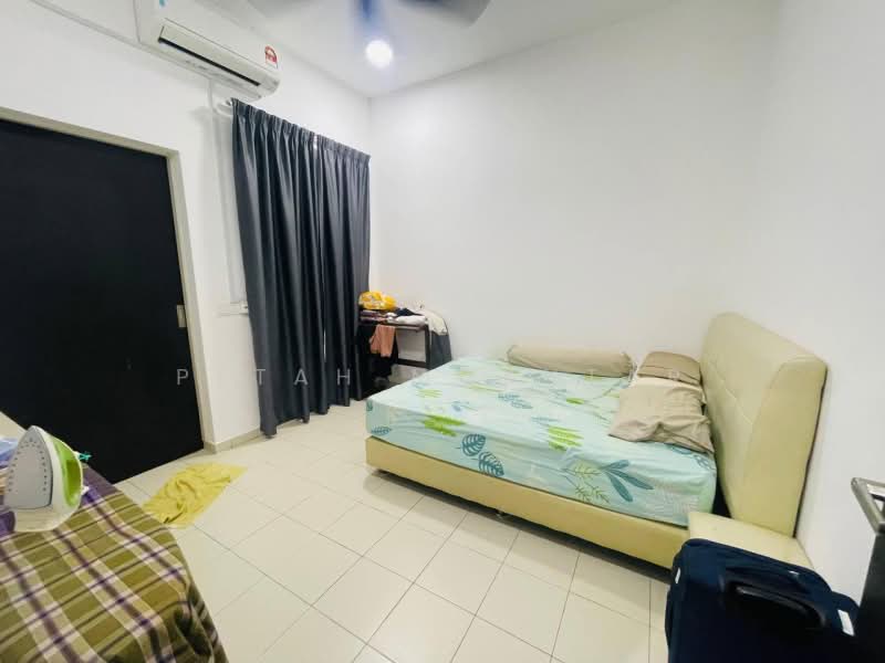 Rumah Teres untuk Dijual di Bandar Serenia (Dengkil) - PETAH MOKHTAR - Bedroom - PropertyGuru.com.my