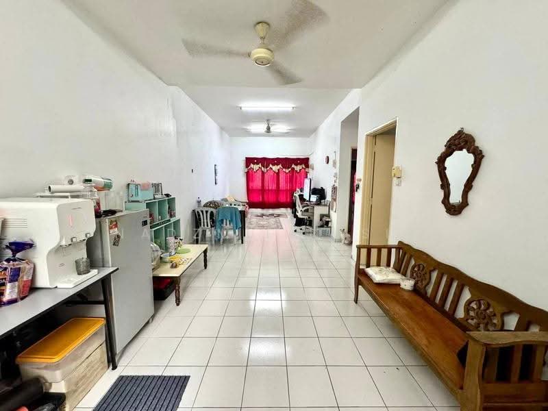 Terraced House for Sale in Semenyih (Selangor) - Nadzmie Nasir - Living Room - PropertyGuru.com.my