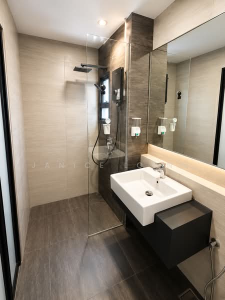 Servis Apartment untuk Disewa di Aurora Subang Jaya - Janice Loong - Bathroom - PropertyGuru.com.my