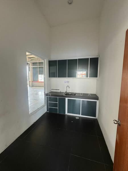 Warehouse for Rent in Sri Plentong (Plentong) - Ian Chua - Kitchen - PropertyGuru.com.my