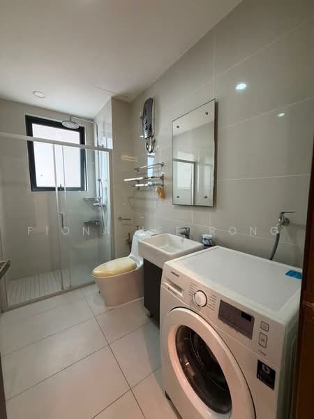 Condominium for Rent at Amberside @ Country Garden Danga Bay - Fiona Yee Rong - Bathroom - PropertyGuru.com.my