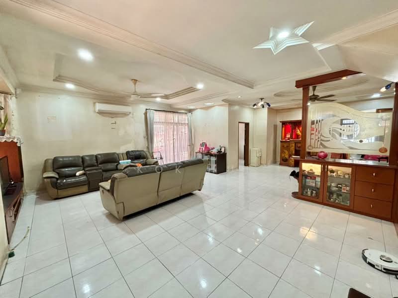 2-storey Terraced House for Sale in Taman Desa Tebrau (Tebrau) - Kok Hui - Living Room - PropertyGuru.com.my