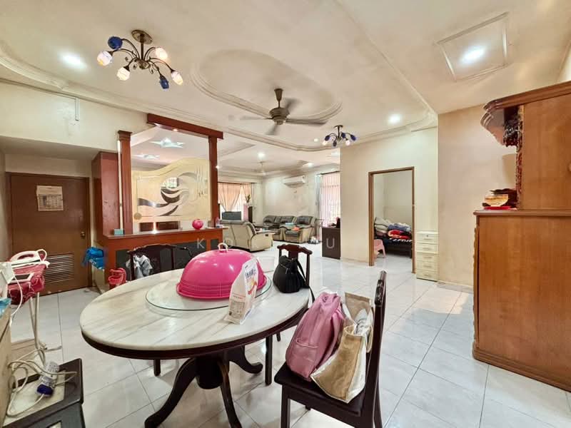 2-storey Terraced House for Sale in Taman Desa Tebrau (Tebrau) - Kok Hui - Living Room - PropertyGuru.com.my