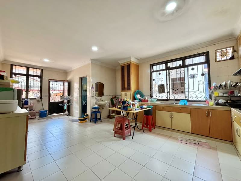 2-storey Terraced House for Sale in Taman Desa Tebrau (Tebrau) - Kok Hui - Kitchen - PropertyGuru.com.my