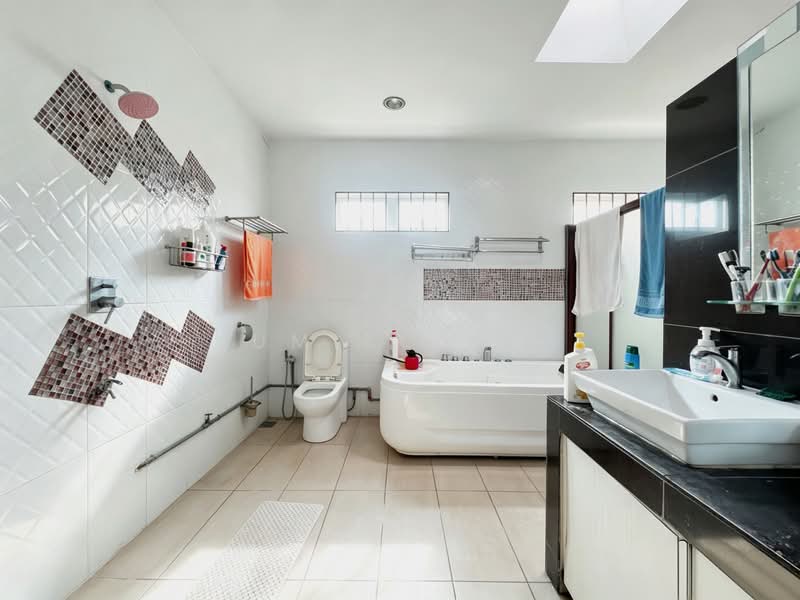 Bungalow for Sale in Taman Tun Dr Ismail (Kuala Lumpur) - Yumiko Kew - Bathroom - PropertyGuru.com.my