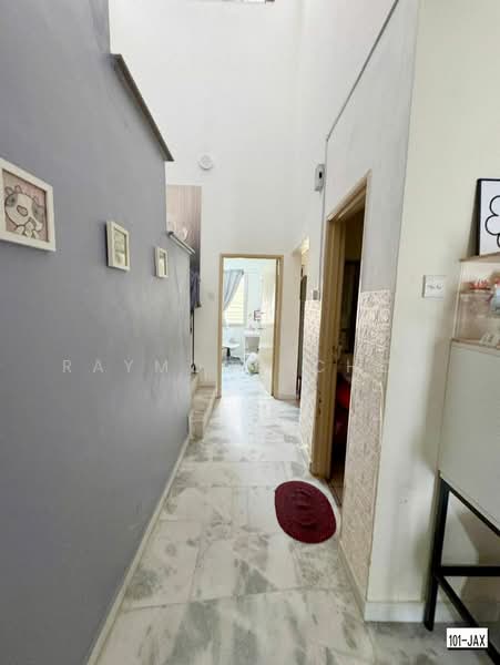 Rumah Teres 1.5 Tingkat untuk Dijual di Bukit Raja (Selangor) - Raymond Choo - Corridor - PropertyGuru.com.my