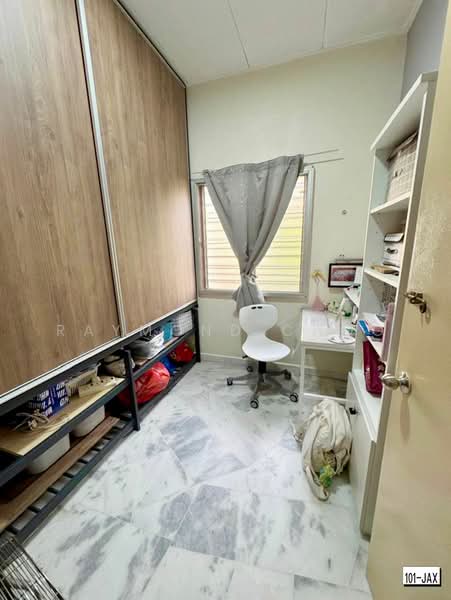 Rumah Teres 1.5 Tingkat untuk Dijual di Bukit Raja (Selangor) - Raymond Choo - Study - PropertyGuru.com.my