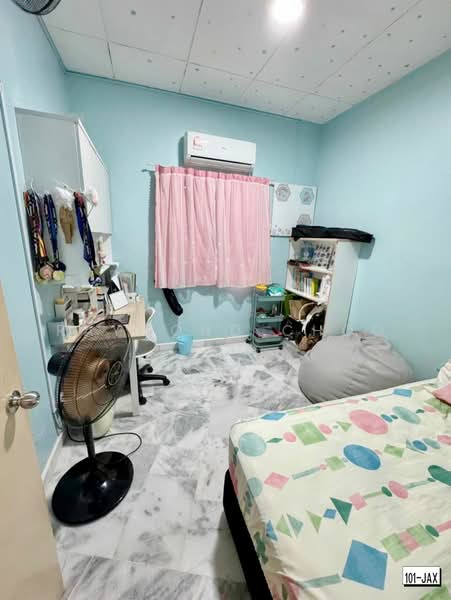 Rumah Teres 1.5 Tingkat untuk Dijual di Bukit Raja (Selangor) - Raymond Choo - Bedroom - PropertyGuru.com.my