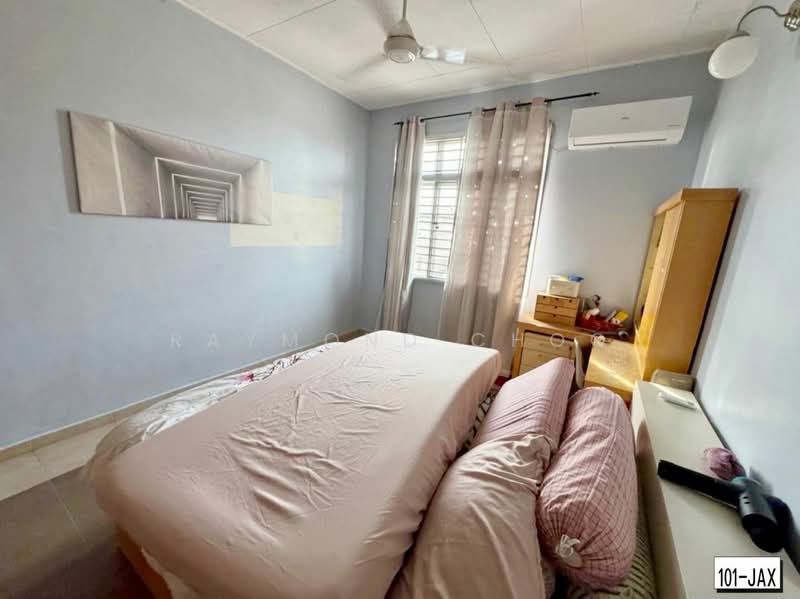Rumah Teres 1.5 Tingkat untuk Dijual di Bukit Raja (Selangor) - Raymond Choo - Bedroom - PropertyGuru.com.my