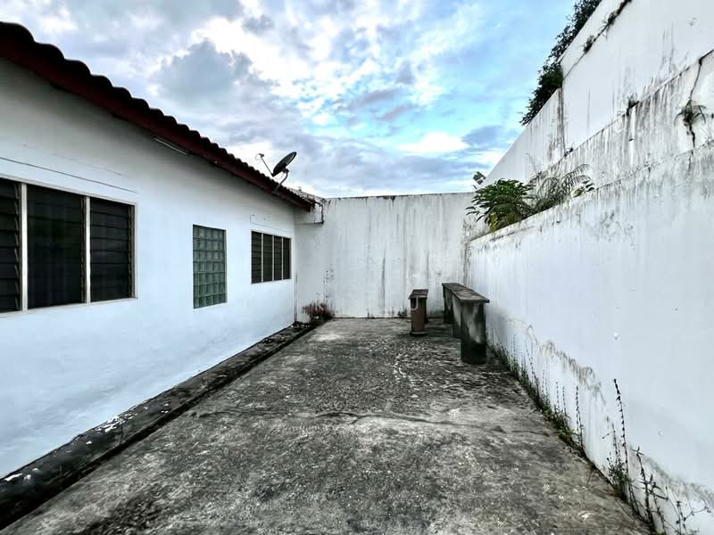 Semi-Detached House for Sale in Taman Nong Chik (Johor Bahru) - Kok Hui - Exterior - PropertyGuru.com.my