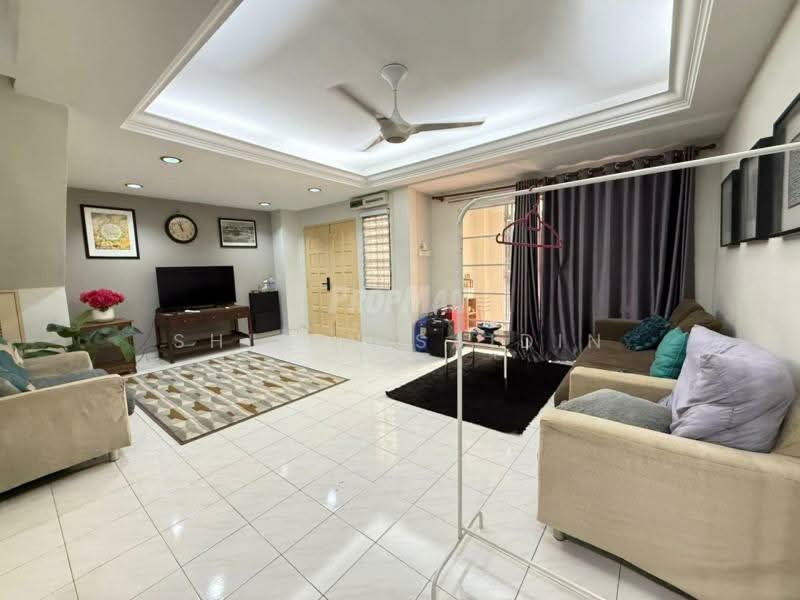 2-storey Terraced House for Sale in Seksyen 8 (Kota Damansara) - Shiqin Saidin - Living Room - PropertyGuru.com.my