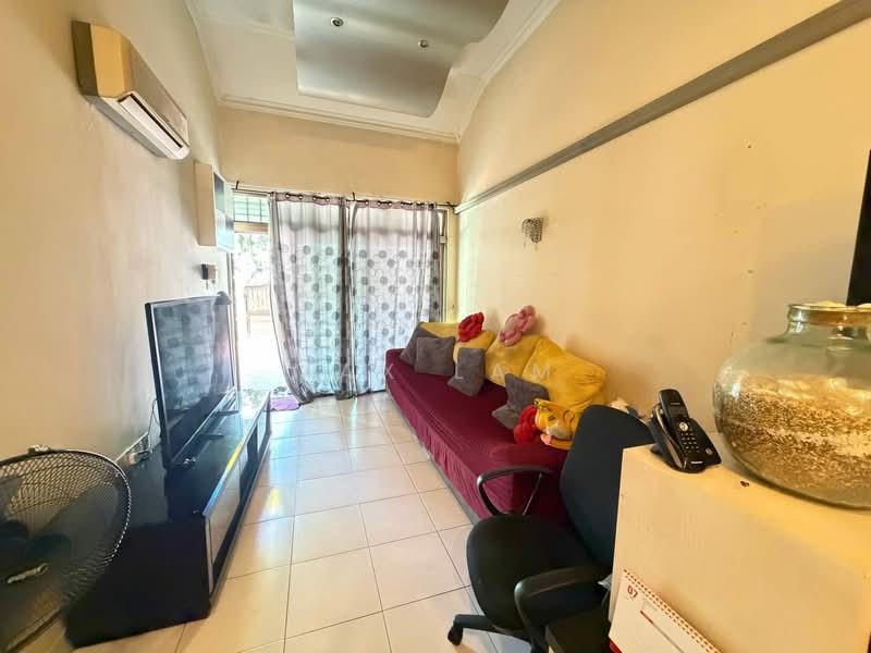 1-storey Terraced House for Sale in Taman Molek (Johor Bahru) - Max Lam - PropertyGuru.com.my