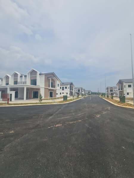 Rumah Teres 2 Tingkat untuk Dijual di Bandar Putra Permai (Seri Kembangan) - Shu Wai - Exterior - PropertyGuru.com.my