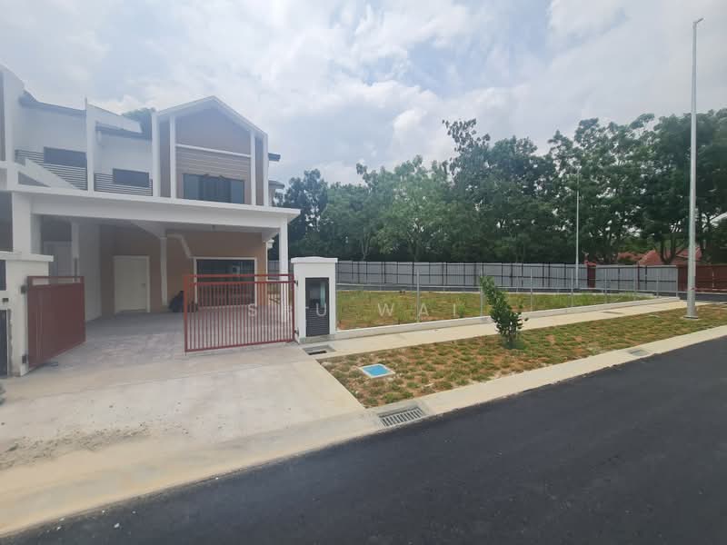 Rumah Teres 2 Tingkat untuk Dijual di Bandar Putra Permai (Seri Kembangan) - Shu Wai - Exterior - PropertyGuru.com.my