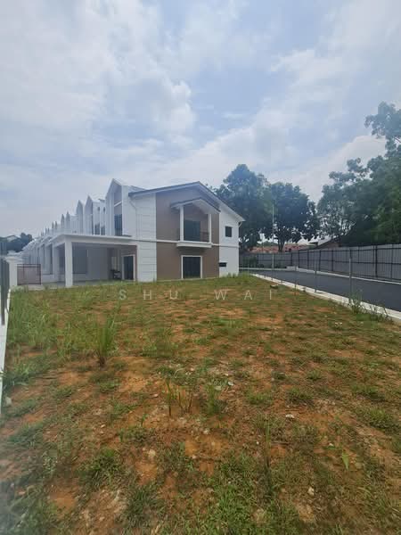 Rumah Teres 2 Tingkat untuk Dijual di Bandar Putra Permai (Seri Kembangan) - Shu Wai - Exterior - PropertyGuru.com.my