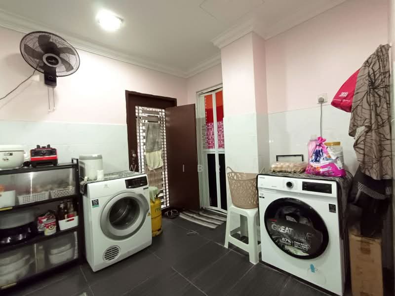 Rumah Teres 2 Tingkat untuk Dijual di Taman Impian Putra (Bangi) - Hawa Ibrahim - Kitchen - PropertyGuru.com.my