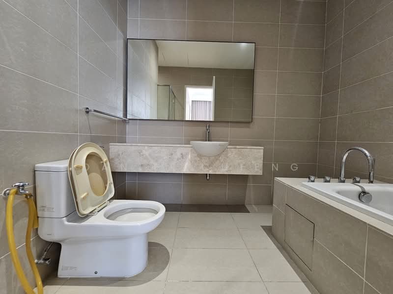 Servis Apartment untuk Dijual di K Residence @ KLCC - Daniel Chieng - Bathroom - PropertyGuru.com.my