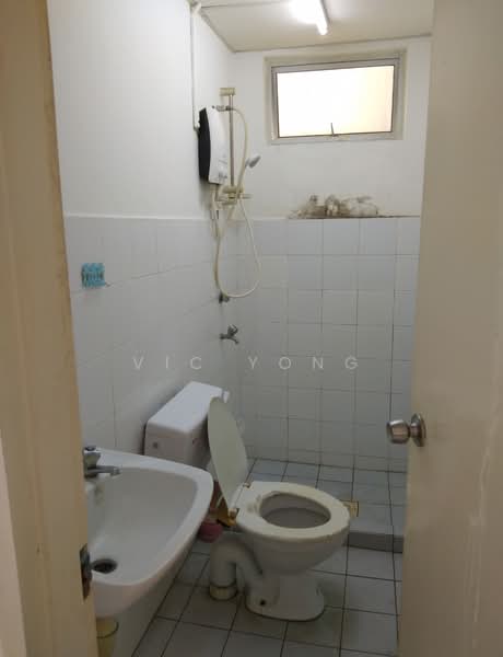 Apartment for Rent at Beverly Hills 5 - Vic Yong - PropertyGuru.com.my