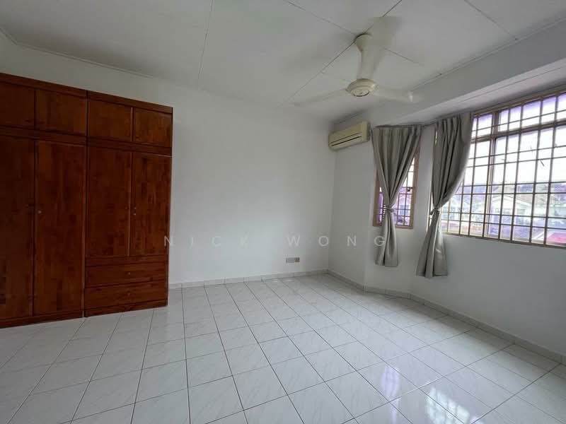 Pangsapuri untuk Disewa di Aliran Damai - Nick Wong - Bedroom - PropertyGuru.com.my