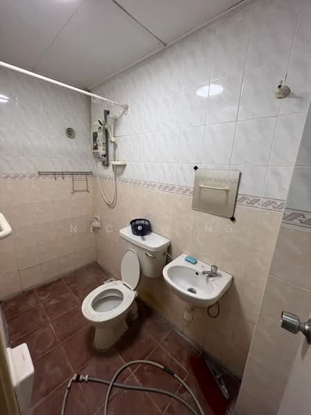 Pangsapuri untuk Disewa di Aliran Damai - Nick Wong - Bathroom - PropertyGuru.com.my
