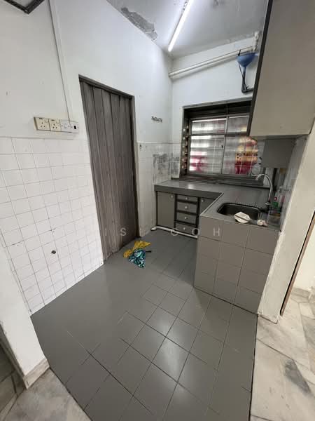 Pangsapuri untuk Disewa di Teratai Mewah Apartment Block 15,17,19,21 - Sisi Goh - Kitchen - PropertyGuru.com.my