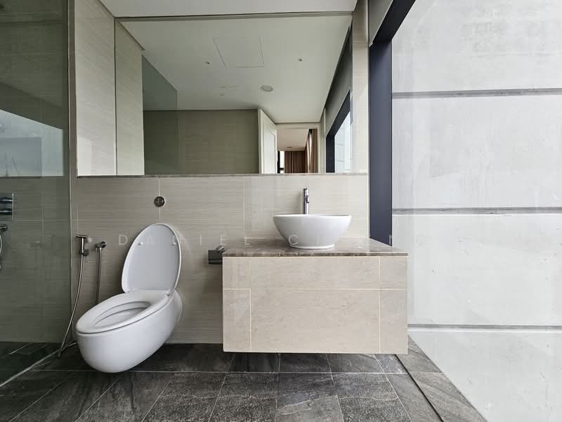 Kondominium untuk Dijual di Condominium @ The Troika - Daniel Chieng - Bathroom - PropertyGuru.com.my