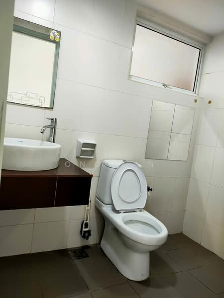 Rumah Bandar untuk Disewa di Kampung Sungai Kayu Ara (Petaling Jaya) - Ong Yan - Bathroom - PropertyGuru.com.my