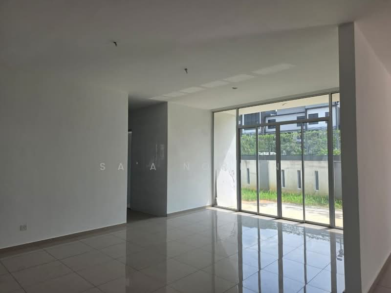 Bungalow for Sale in Klang (Selangor) - Sa'a Nordin - Living Room - PropertyGuru.com.my