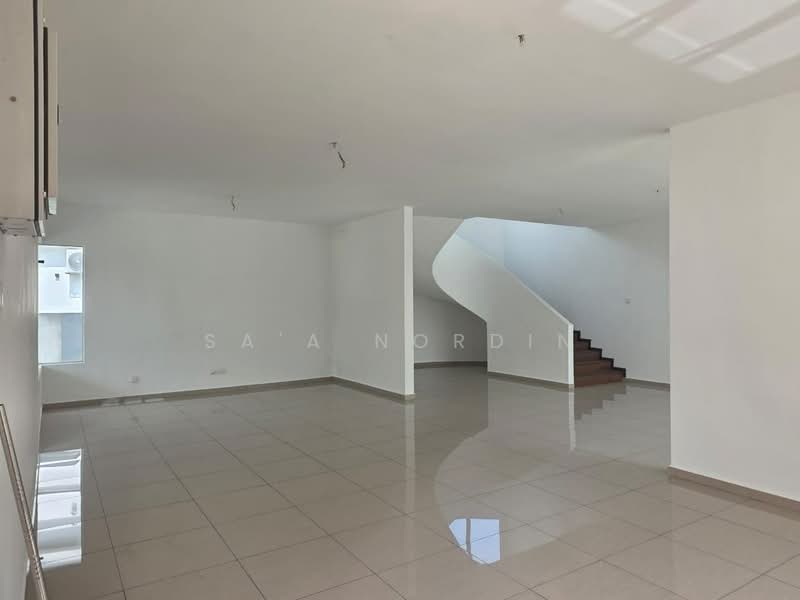 Bungalow for Sale in Klang (Selangor) - Sa'a Nordin - Living Room - PropertyGuru.com.my