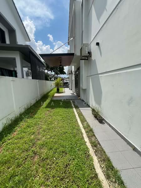 Semi-Detached House for Sale in Taman Nusa Idaman (Iskandar Puteri (Nusajaya)) - Max Loh - Exterior - PropertyGuru.com.my