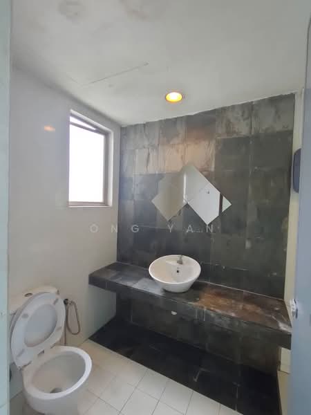 Servis Apartment untuk Disewa di Ritze Perdana 1 - Ong Yan - Bathroom - PropertyGuru.com.my