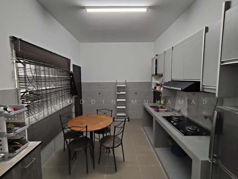 Semi-Detached House for Sale in Seri Iskandar (Perak) - Muinuddin Muhamad - Kitchen - PropertyGuru.com.my
