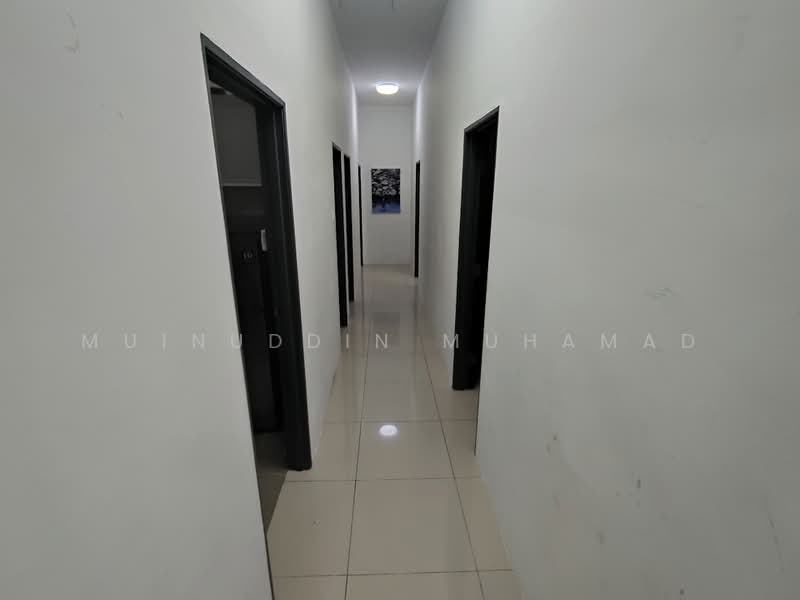 Semi-Detached House for Sale in Seri Iskandar (Perak) - Muinuddin Muhamad - Corridor - PropertyGuru.com.my