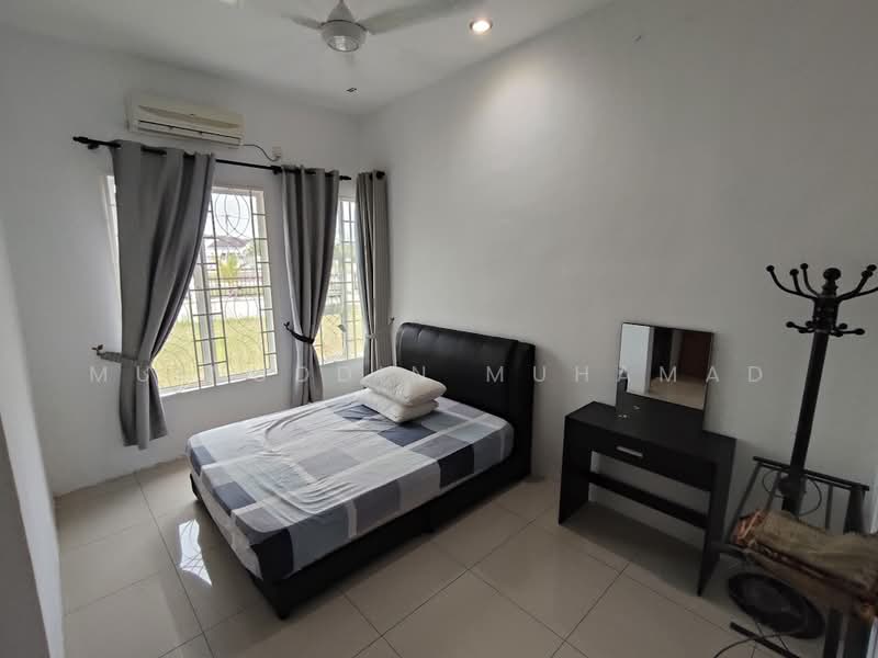 Semi-Detached House for Sale in Seri Iskandar (Perak) - Muinuddin Muhamad - Bedroom - PropertyGuru.com.my