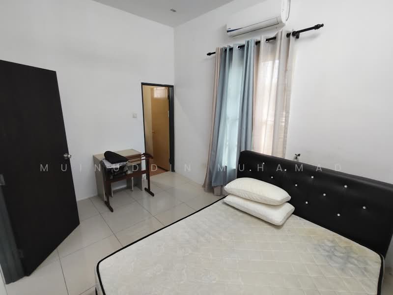 Semi-Detached House for Sale in Seri Iskandar (Perak) - Muinuddin Muhamad - Bedroom - PropertyGuru.com.my