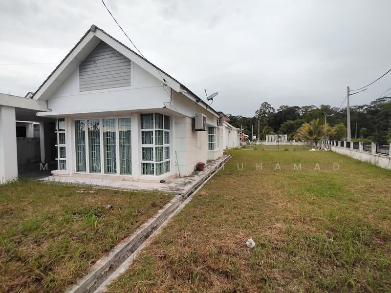 Semi-Detached House for Sale in Seri Iskandar (Perak) - Muinuddin Muhamad - Exterior - PropertyGuru.com.my