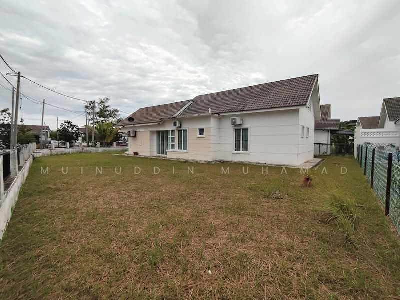 Semi-Detached House for Sale in Seri Iskandar (Perak) - Muinuddin Muhamad - Exterior - PropertyGuru.com.my