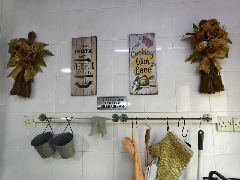 Rumah Teres 2 Tingkat untuk Dijual di TAMAN PUCHONG UTAMA (Puchong) - Carlson Khong - Kitchen - PropertyGuru.com.my