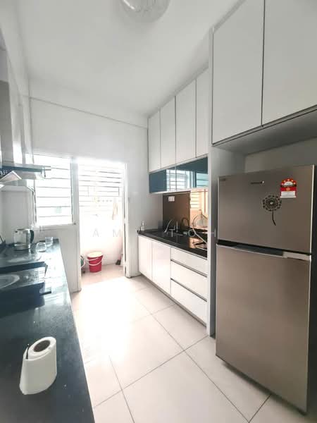 Kondominium untuk Disewa di The Peak Residences - Amy Toh - Kitchen - PropertyGuru.com.my