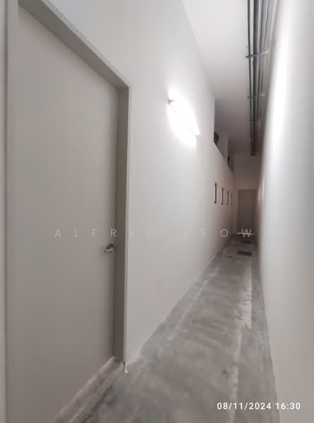 Shop / Office for Rent in Eco Sanctuary (Telok Panglima Garang) - Alfred Leow - Corridor - PropertyGuru.com.my
