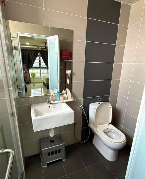 Service Residence for Sale at The Garden Residences - Dolphine Ong - Bathroom - PropertyGuru.com.my