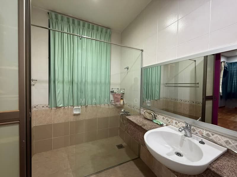 Semi-Detached House for Sale in Taman Sri Pulai Perdana (Skudai) - Max Loh - Bathroom - PropertyGuru.com.my