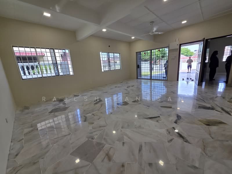 Rumah Banglo untuk Disewa di Rawang (Selangor) - Rajesh Kanesan - Living Room - PropertyGuru.com.my