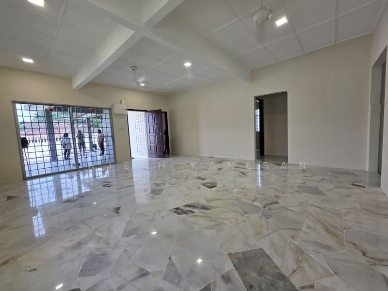 Rumah Banglo untuk Disewa di Rawang (Selangor) - Rajesh Kanesan - Living Room - PropertyGuru.com.my