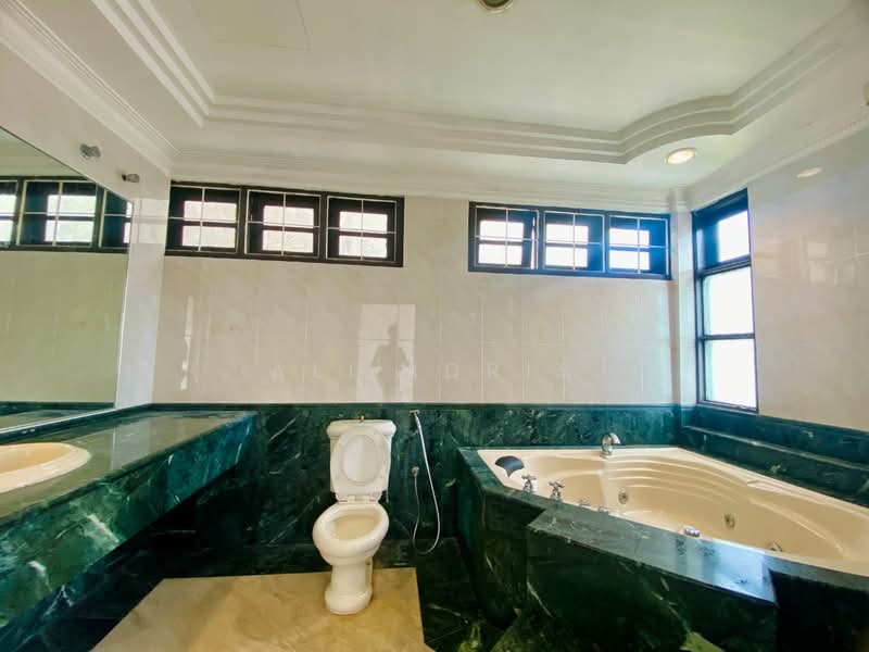 Rumah Teres 2 Tingkat untuk Dijual di Ampang Jaya (Ampang) - Ali Idris - Bathroom - PropertyGuru.com.my