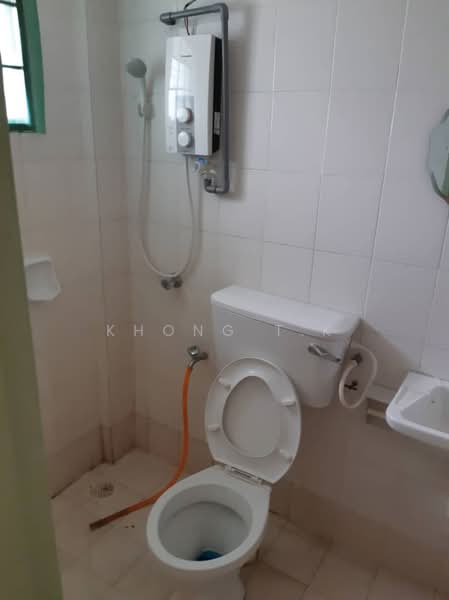 Pangsapuri untuk Disewa di Pangsapuri Randa - Khong T.K - Common Bathroom - PropertyGuru.com.my