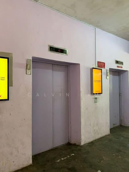 Pangsapuri untuk Dijual di Saujana Ria / Sri Saujana - Calvin Lim - Corridor - PropertyGuru.com.my