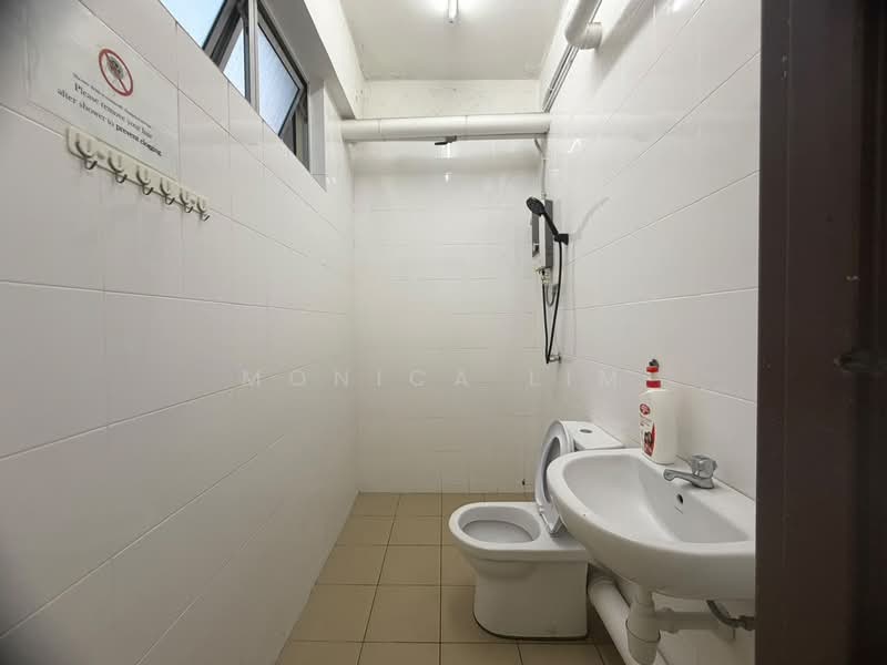 Terraced House for Rent in NZX Commercial Centre (Petaling Jaya) - Monica Lim - Bathroom - PropertyGuru.com.my