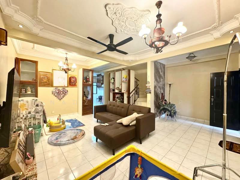 Rumah Teres 2 Tingkat untuk Dijual di Bandar Mahkota Cheras (Cheras) - Nadzmie Nasir - Living Room - PropertyGuru.com.my